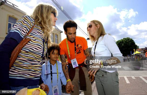 Tour De France 2004 Harper Ben Singer Chanteur Zanger + Family, Laura Harper , Charles Harper , Crow Sheryl Singer Chanteuse Zangerstage Etape Rit 3...