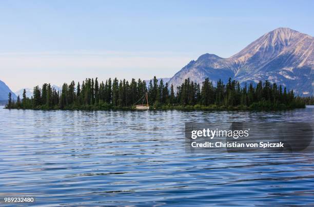 Atlin Lake Photos et images de collection - Getty Images