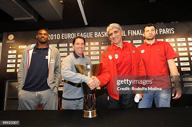 Pete Mickeal, #33 of Regal FC Barcelona, Xavier Pascual, Head Coach, Panagiotis Giannakis, Head Coach of Olympiacos Piraeus and Theodoros Papaloukas,...