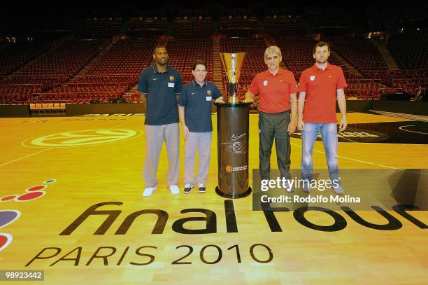 Pete Mickeal, #33 of Regal FC Barcelona, Xavier Pascual, Head Coach, Panagiotis Giannakis, Head Coach of Olympiacos Piraeus and Theodoros Papaloukas,...