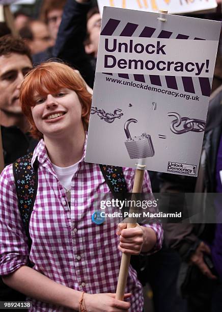 Libral Signs Conservative Liberal Signs Photos and Premium High Res Pictures - Getty ...