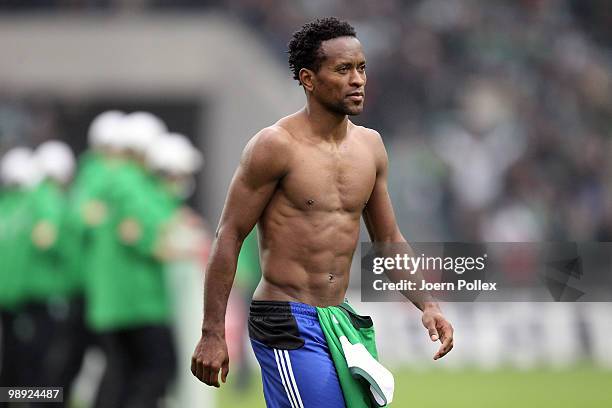 Ze Roberto of Hamburg looks on after the Bundesliga match between SV Werder Bremen and Hamburger SV at Weser Stadium on May 8, 2010 in Bremen,...