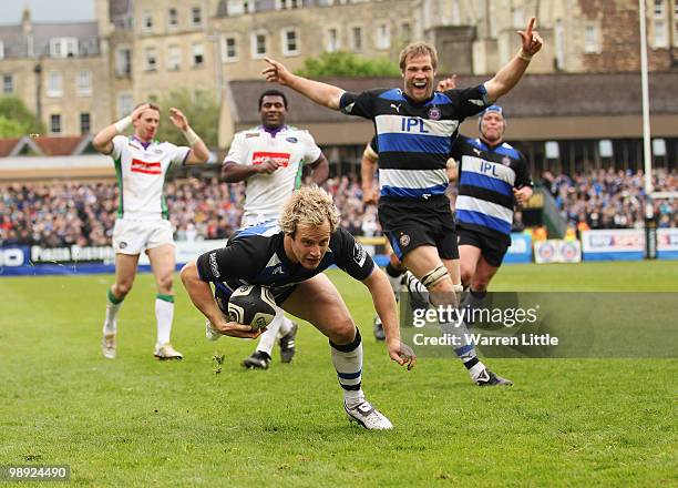 Nick Abendanon of Bath dives over to score a try during the Guinness Premiership match between Bath and Leeds Carnegie on May 8, 2010 in Bath,...