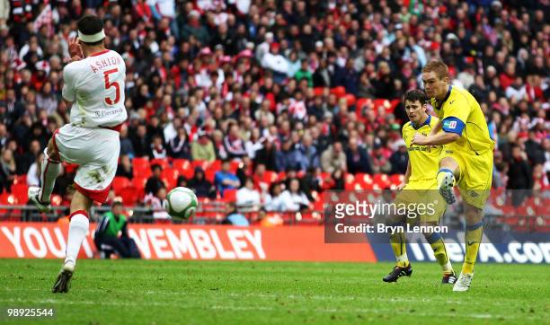 Jason Walker of Barrow scores the winning goal during the FA Carlsberg Trophy Final between Barrow and Stevenage Borough at Wembley Stadium on May 8,...