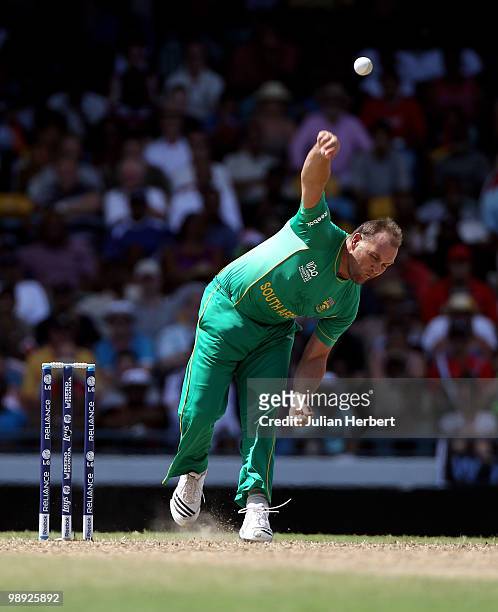 Jacques Kallis of South Africa bowls during the ICC World Twenty20 Super Eight Match between England and South Africa played at the Kensington Oval...