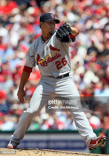 Kyle Lohse of the St. Louis Cardinals delivers a pitch against the Philadelphia Phillies at Citizens Bank Park on May 6, 2010 in Philadelphia,...