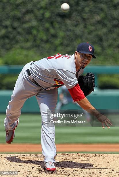 Kyle Lohse of the St. Louis Cardinals delivers a pitch against the Philadelphia Phillies at Citizens Bank Park on May 6, 2010 in Philadelphia,...