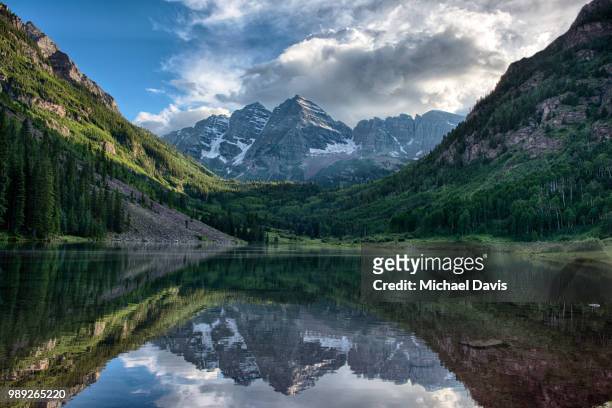 maroon bells summer sunset - maroon bells summer stock pictures, royalty-free photos & images