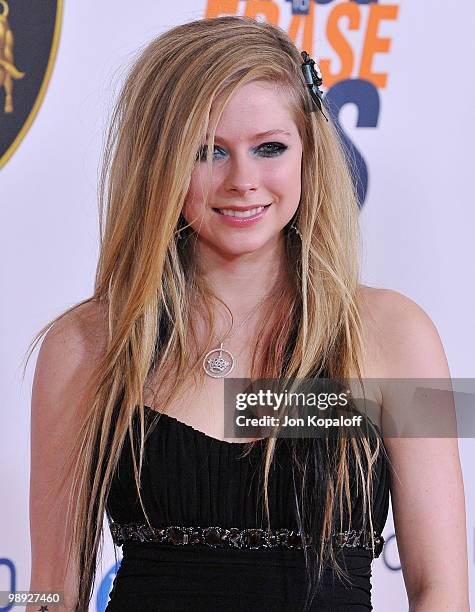 Singer Avril Lavigne arrives at the 17th Annual Race To Erase MS Gala at the Hyatt Regency Century Plaza on May 7, 2010 in Century City, California.