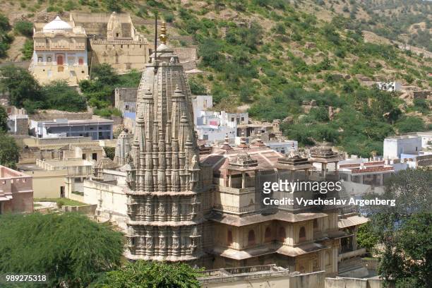 amer town cityscape near jaipur, the capital of rajasthan, india - argenberg photos et images de collection