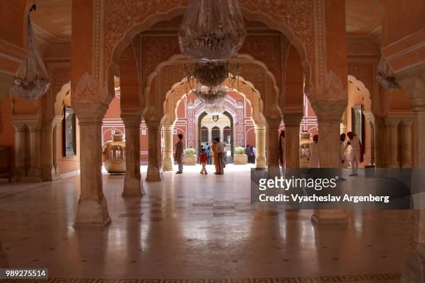 'diwan-e-khas' (sabha niwas), the 'hall of private audience' of the city palace of jaipur, india - argenberg imagens e fotografias de stock