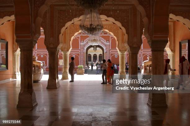 'diwan-e-khas' (sabha niwas), the 'hall of private audience' of the city palace of jaipur, india - argenberg imagens e fotografias de stock