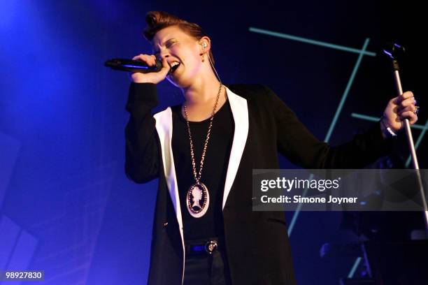 Elly Jackson of La Roux performs live on stage at Brixton Academy on May 8, 2010 in London, England.