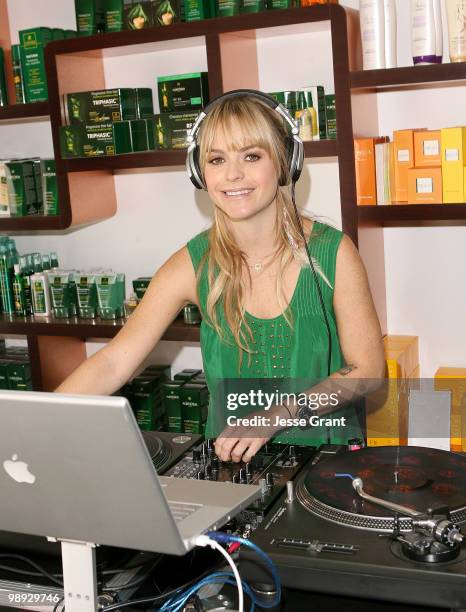 Actress Taryn Manning attends the 2nd Annual on the Go Beauty Mother's Day Event at Gavert Atelier on May 8, 2010 in Beverly Hills, California.