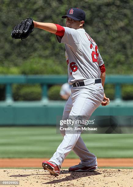 Kyle Lohse of the St. Louis Cardinals delivers a pitch against the Philadelphia Phillies at Citizens Bank Park on May 6, 2010 in Philadelphia,...