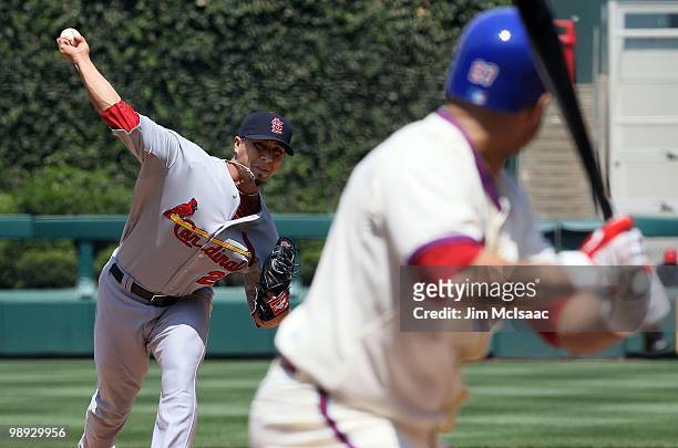 Kyle Lohse of the St. Louis Cardinals delivers a pitch to Placido Polanco of the Philadelphia Phillies at Citizens Bank Park on May 6, 2010 in...