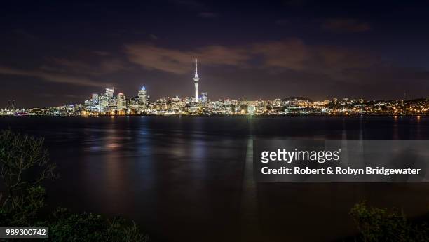 auckland city at night, new zealand - bridgewater stock pictures, royalty-free photos & images