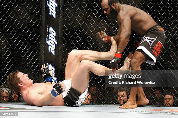 Slice Ufc Kimbo Slice Ufc Photos and Premium High Res Pictures - Getty Images