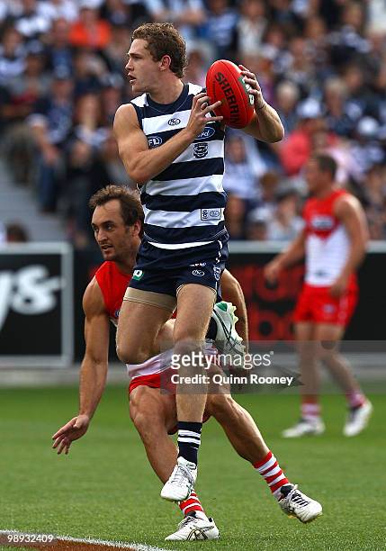 Joel Selwood of the Cats marks during the round seven AFL match between the Geelong Cats and the Sydney Swans at Skilled Stadium on May 9, 2010 in...