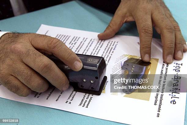 Raoul Parienti presents his invention, the "Top-braille", a pocket scanner enable the instant transcription of printed words into Braille or voice on...