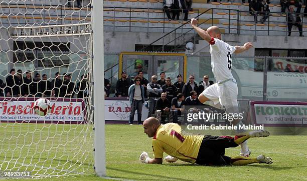 Tommaso Rocchi of SS Lazio scores their fist goal during the Serie A match between AS Livorno Calcio and SS Lazio at Stadio Armando Picchi on May 9,...