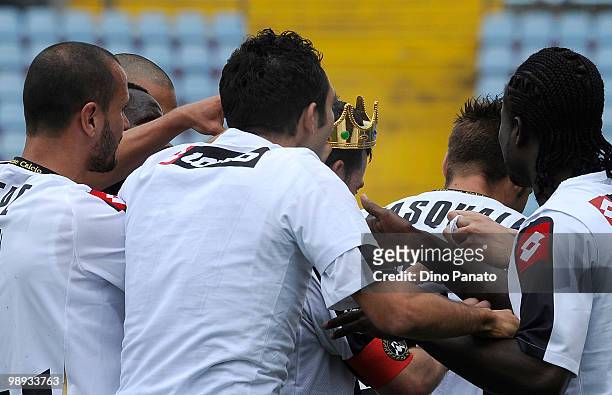 Antonio Di Natale of Udinese celebrates after scoring his first goal during the Serie A match between Udinese Calcio and AS Bari at Stadio Friuli on...