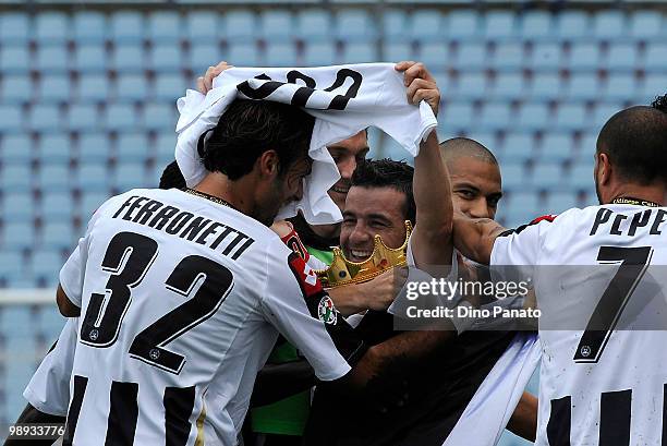 Antonio Di Natale of Udinese celebrates after scoring his first goal during the Serie A match between Udinese Calcio and AS Bari at Stadio Friuli on...