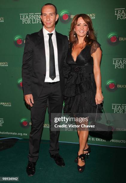 Singer Erik Rubin and his wife tv personality Andrea Legarreta attend the Buchanan's Forever 2010: Learning For Life at Colegio de las Vizcainas on...