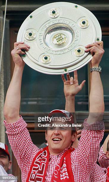 Goalkeeper Joerg Butt of Bayern Muenchen celebrates his team's German championship title on the balcony of the town hall on May 9, 2010 in Munich,...