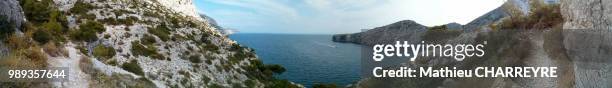 calanque - calanque stock pictures, royalty-free photos & images