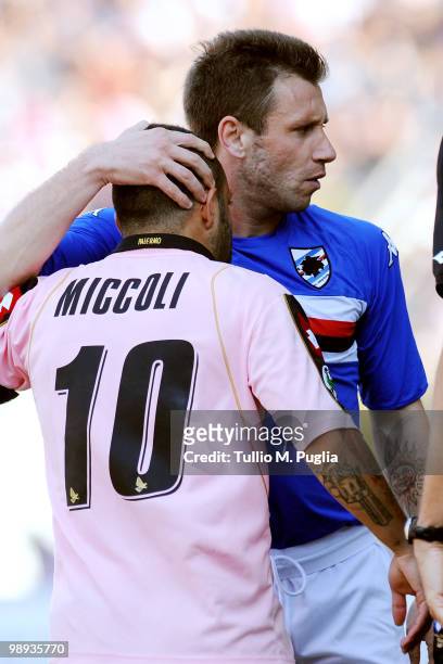 Antonio Cassano of Sampdoria hugs Fabrizio Miccoli of Palermo during the Serie A match between US Citta di Palermo and UC Sampdoria at Stadio Renzo...