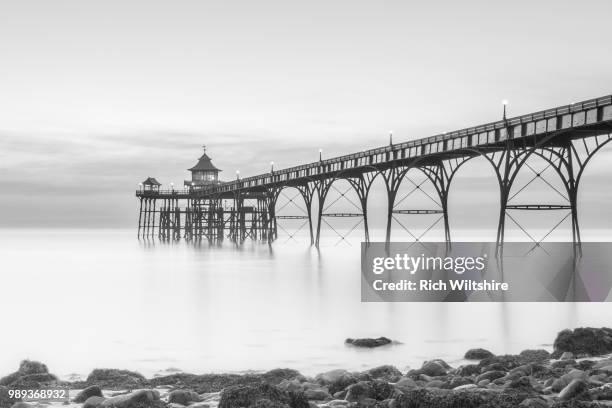 clevedon pier, somerset - clevedon pier stockfoto's en -beelden