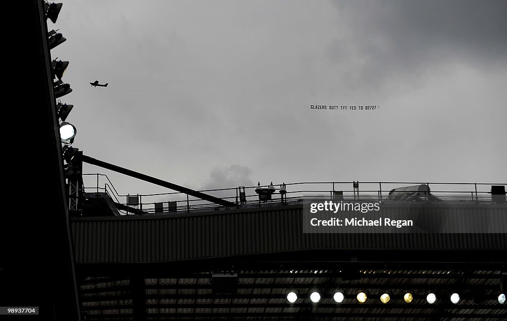 Manchester United v Stoke City - Premier League