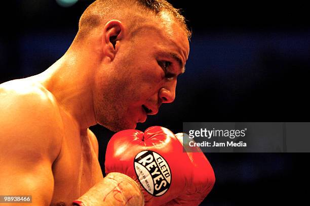 Mexican Urbano Antillon in action during a Lightweight fight with Rene Gonzalez of Nicaragua at Bullring Monumental of Aguas Calientes on May 08,...