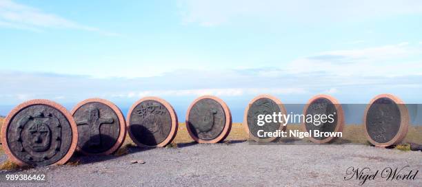 barn av jorden, nordkapp, norway - jorden fotografías e imágenes de stock