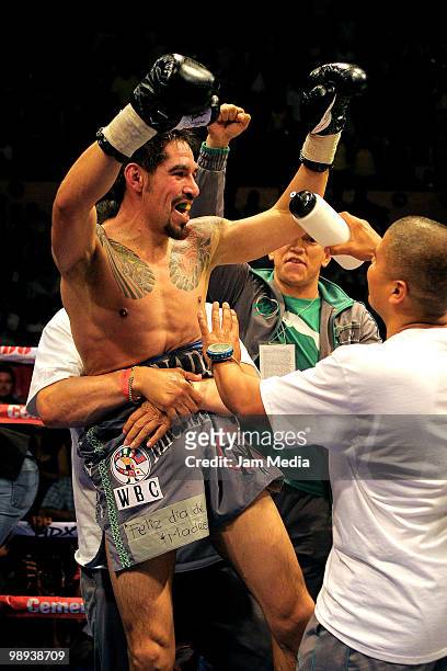 Mexican fighter Antonio Margarito celebrates after defeat Roberto Garcia of USA by unanimous decision during the WBC Continental Super Welterweight...