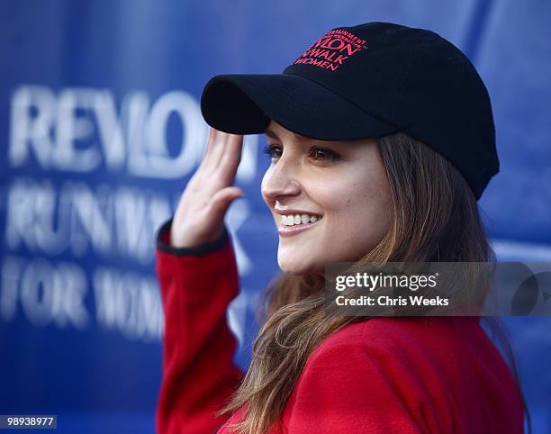 Actress Rachael Leigh Cook attends the 17th Annual EIF Revlon Run/Walk for Women on May 8, 2010 in Los Angeles, California.