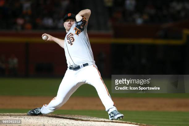 San Francisco Giants relief pitcher Mark Melancon pitches during the MLB baseball game between the San Francisco Giants and the Arizona Diamondbacks...