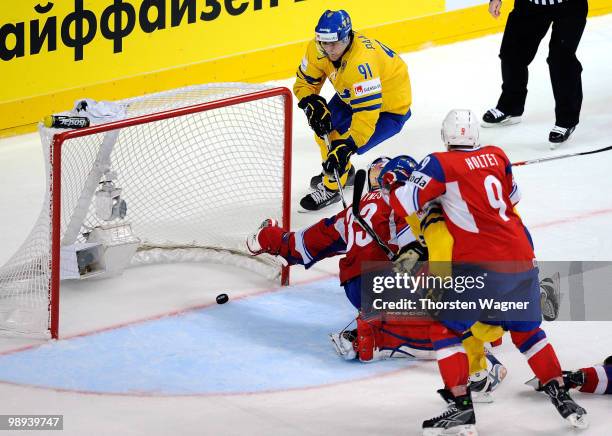 Magnus Paajarvi of Sweden scores the 4:2 during the IIHF World Championship group C match between Czech Republic and France at SAP Arena on May 9,...