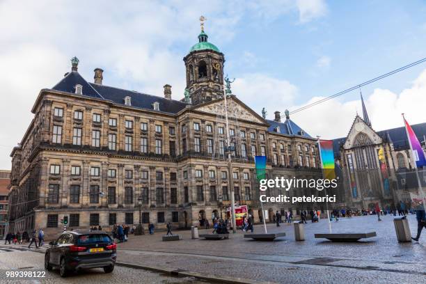 koninklijk paleis in amsterdam, nederland - koninklijk paleis amsterdam stockfoto's en -beelden