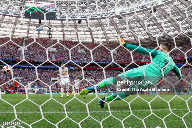 Artyom Dzyuba of Russian converts the penalty to score his side's first goal during the 2018 FIFA World Cup Russia Round of 16 match between Spain...