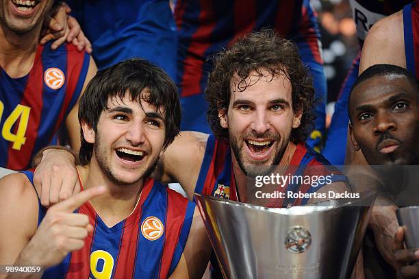 Ricky Rubio, Roger Grimau and Regal FC Barcelona teammates celebrate with the trophy during the 2009-2010 Euroleague Basketball Champion Awards...