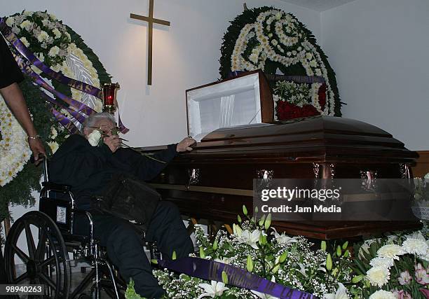 Joaquin Capilla?s wife, Carmelita, during the funeral of ex-clavadista and Olympic Mexican medalist Joaquin Capilla at Gayosso in Mexico City on May...