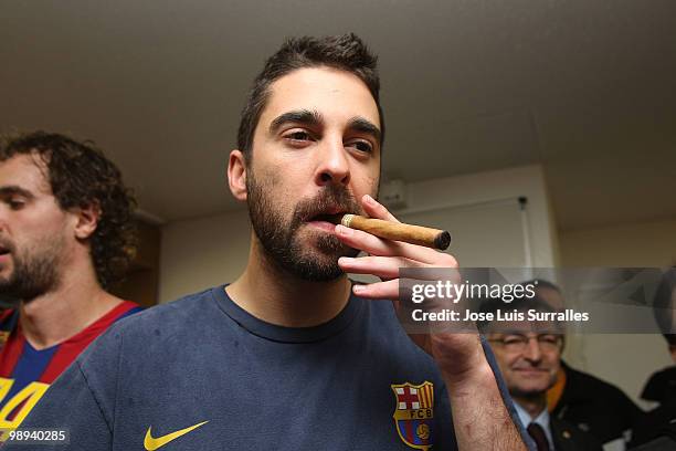 Juan Carlos Navarro, #11 of Regal FC Barcelona celebrates after the 2009-2010 Euroleague Basketball Champion Awards Ceremony at Bercy Arena on May 9,...