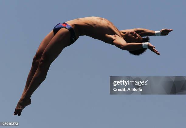 Aisen Chen of China dives during the Men's 10 Meter Platform Final at the Fort Lauderdale Aquatic Center during Day 4 of the AT&T USA Diving Grand...