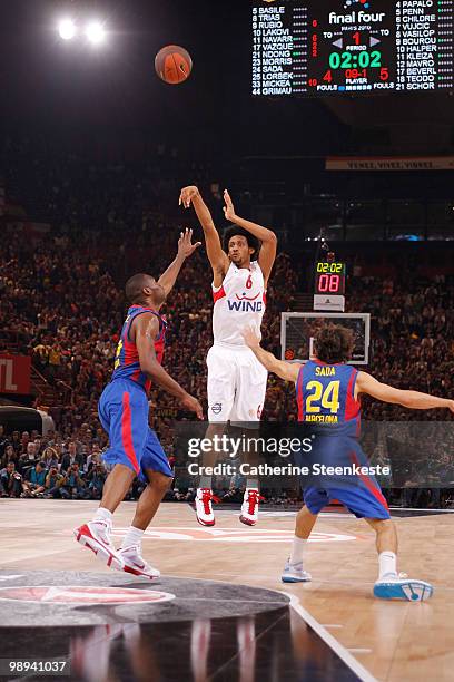 Josh Childress, #6 of Olympiacos Piraeus in action during the Euroleague Basketball Final Four Final Game between Regal FC Barcelona vs Olympiacos at...