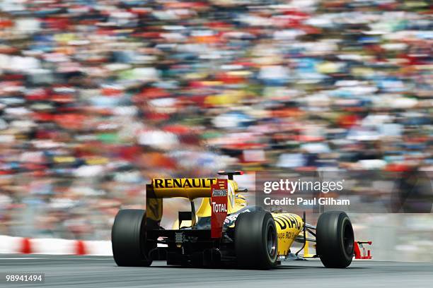 Robert Kubica of Poland and Renault drives during the Spanish Formula One Grand Prix at the Circuit de Catalunya on May 9, 2010 in Barcelona, Spain.