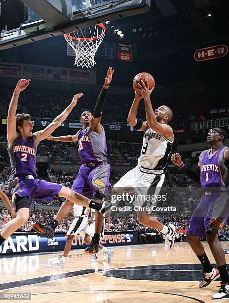 Tony Parker of the San Antonio Spurs shoots against the Phoenix Suns in Game Four of the Western Conference Semifinals during the 2010 NBA Playoffs...