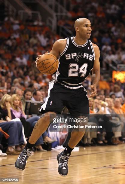 Richard Jefferson of the San Antonio Spurs handles the ball during Game Two of the Western Conference Semifinals of the 2010 NBA Playoffs against the...