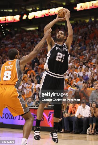 Tim Duncan of the San Antonio Spurs shoots the ball during Game Two of the Western Conference Semifinals of the 2010 NBA Playoffs against the Phoenix...